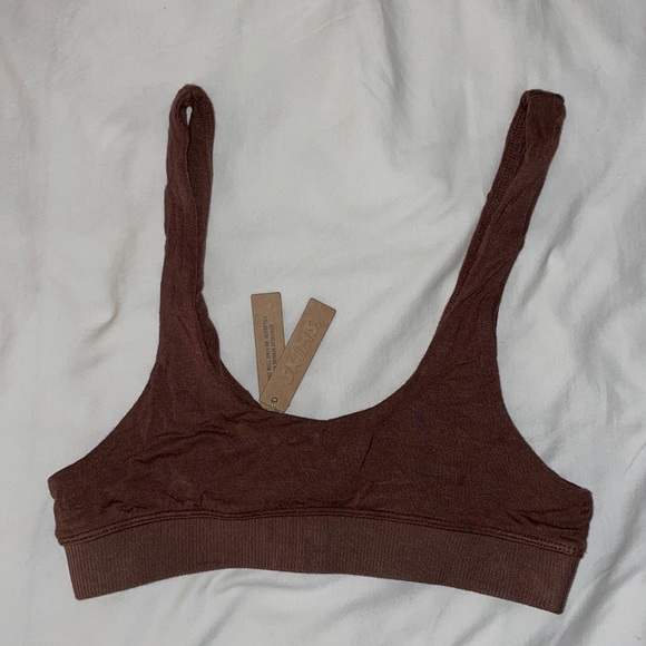 BRAND NEW SKIMS BRAS - Picture 2 of 4